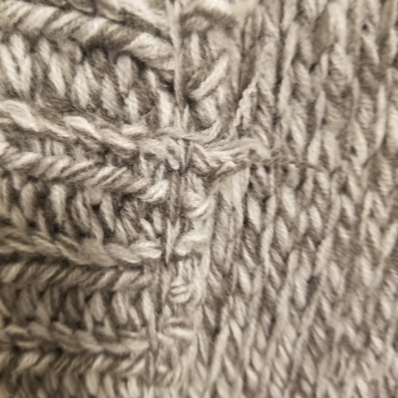 Hooded Sweater Vest - Picture 4 of 4